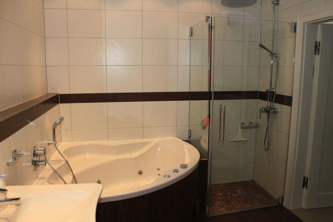 Ruegen Star Appartements De Luxe ซาสนิทซ์ ภายนอก รูปภาพ