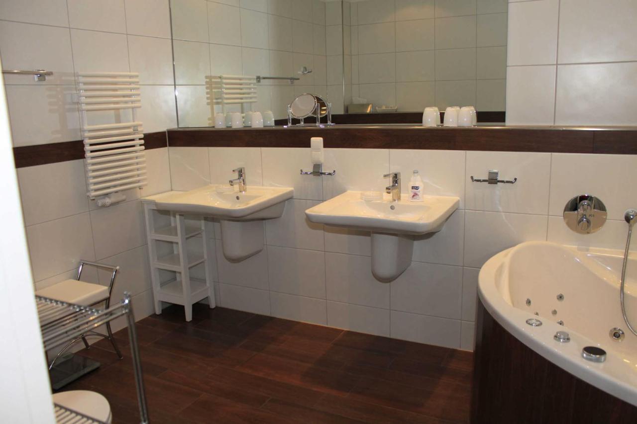 Ruegen Star Appartements De Luxe ซาสนิทซ์ ภายนอก รูปภาพ